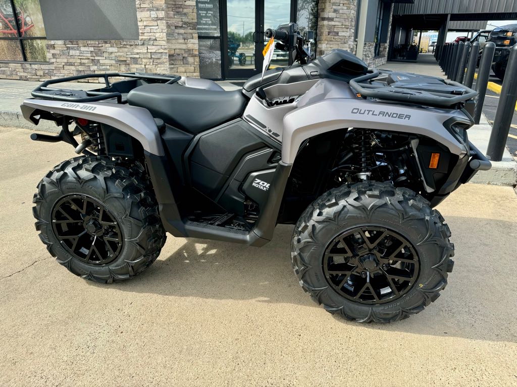 2026 Can-Am Outlander XT 700 - Photo 8