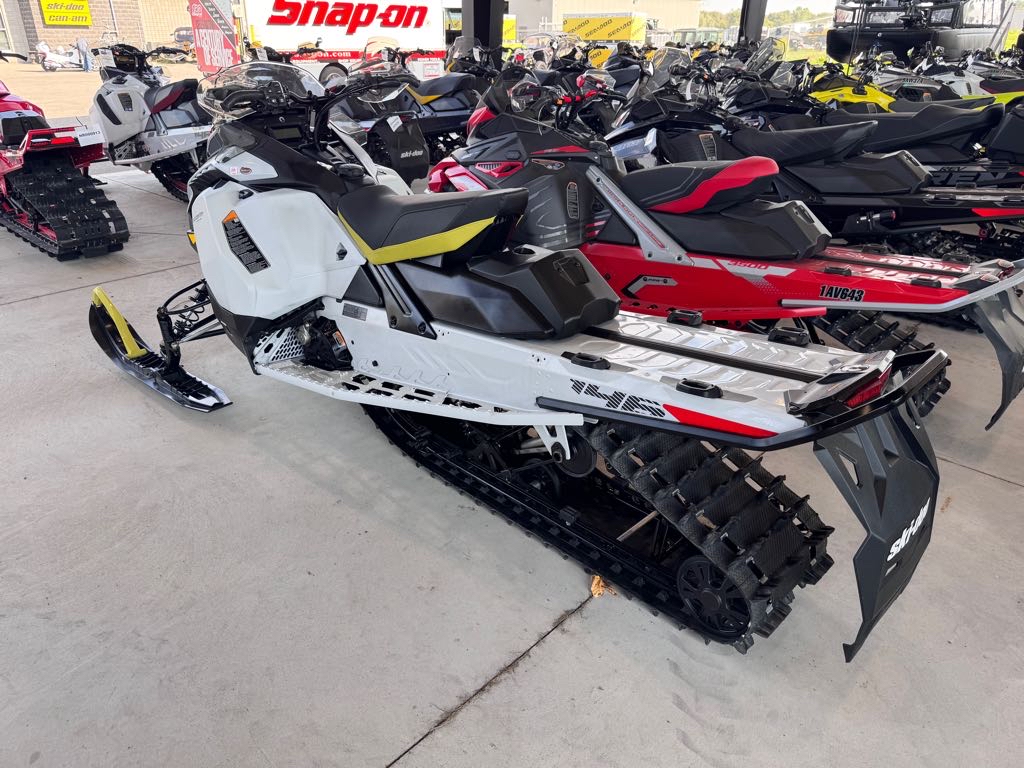 2025 Ski-Doo Backcountry Adrenaline 850 E-TEC 146 - Photo 3