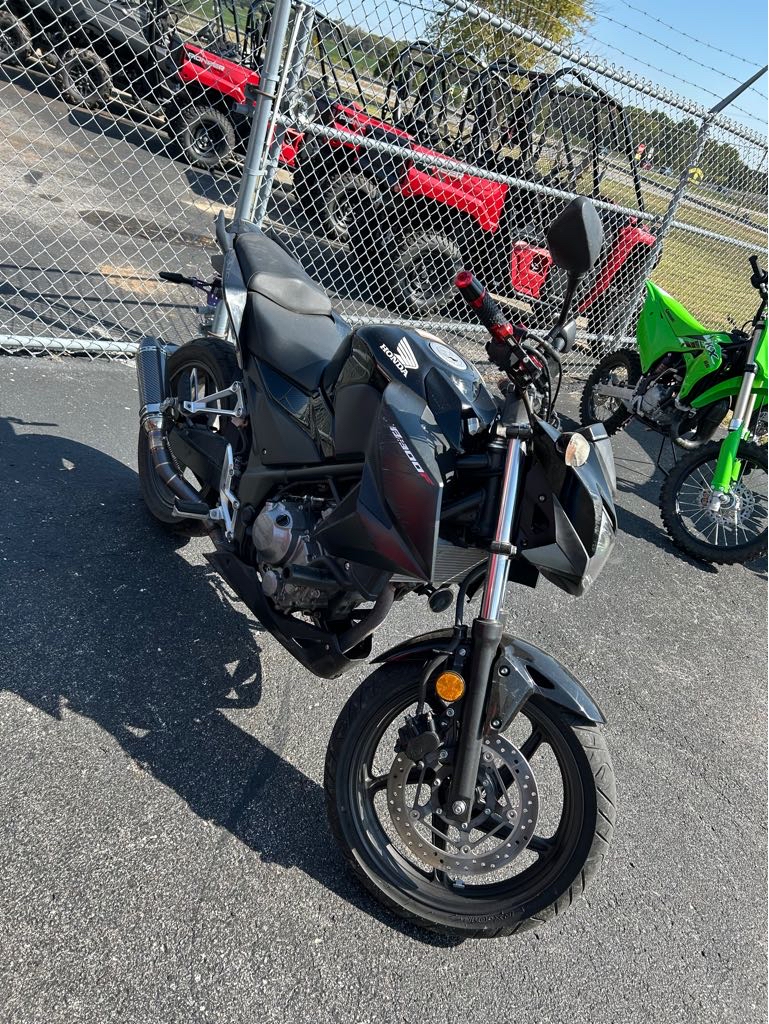 2016 Honda CB300F - Photo 2
