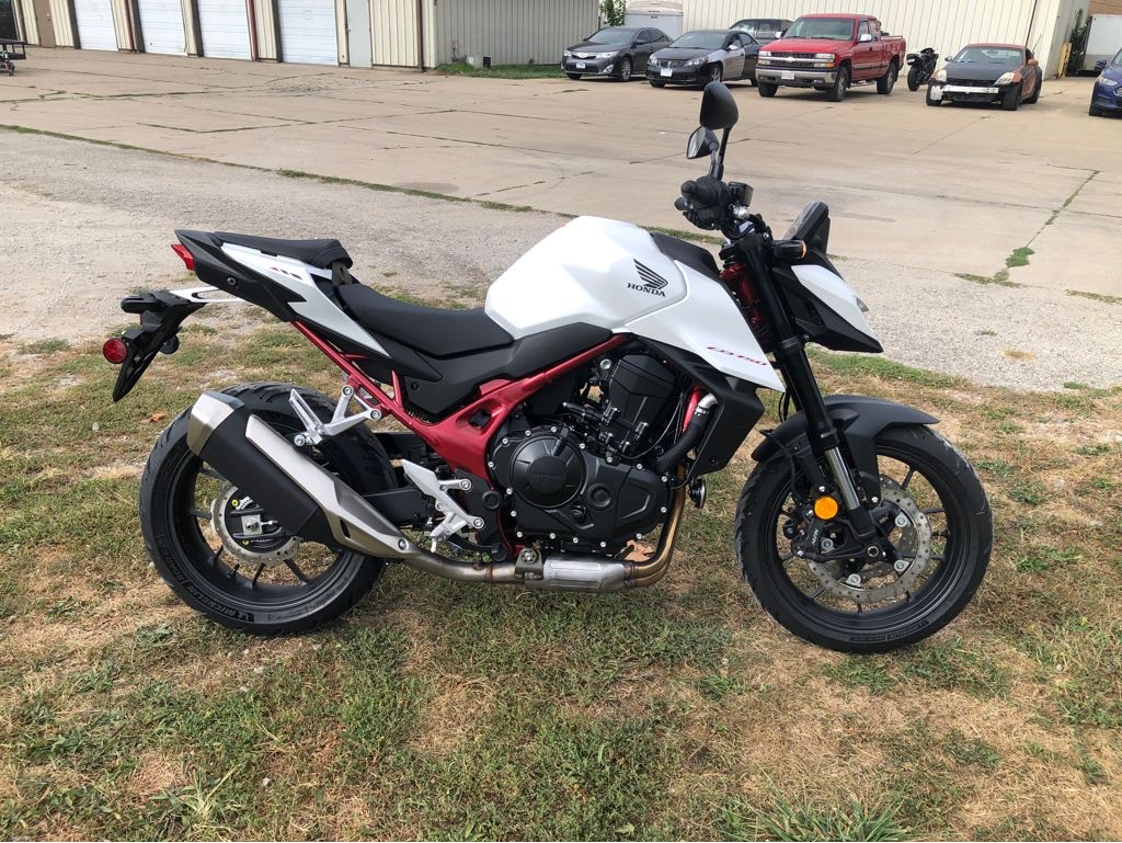 2025 Honda CB750 HORNET - Photo 2