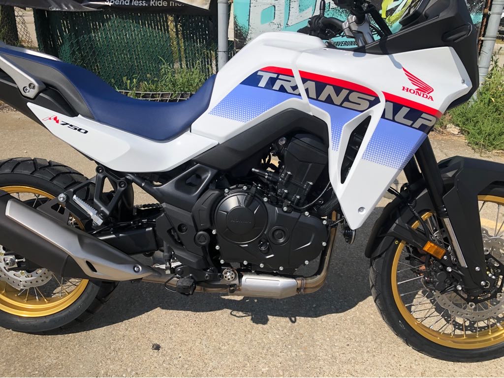 2025 Honda TRANSALP - Photo 3