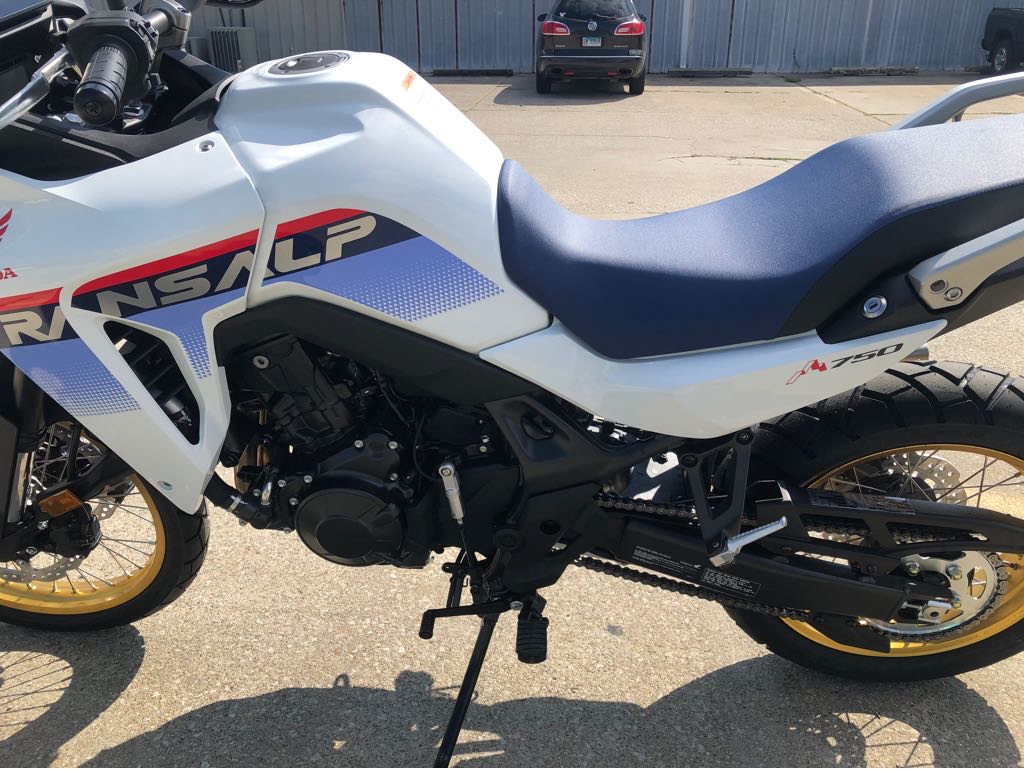 2025 Honda TRANSALP - Photo 7