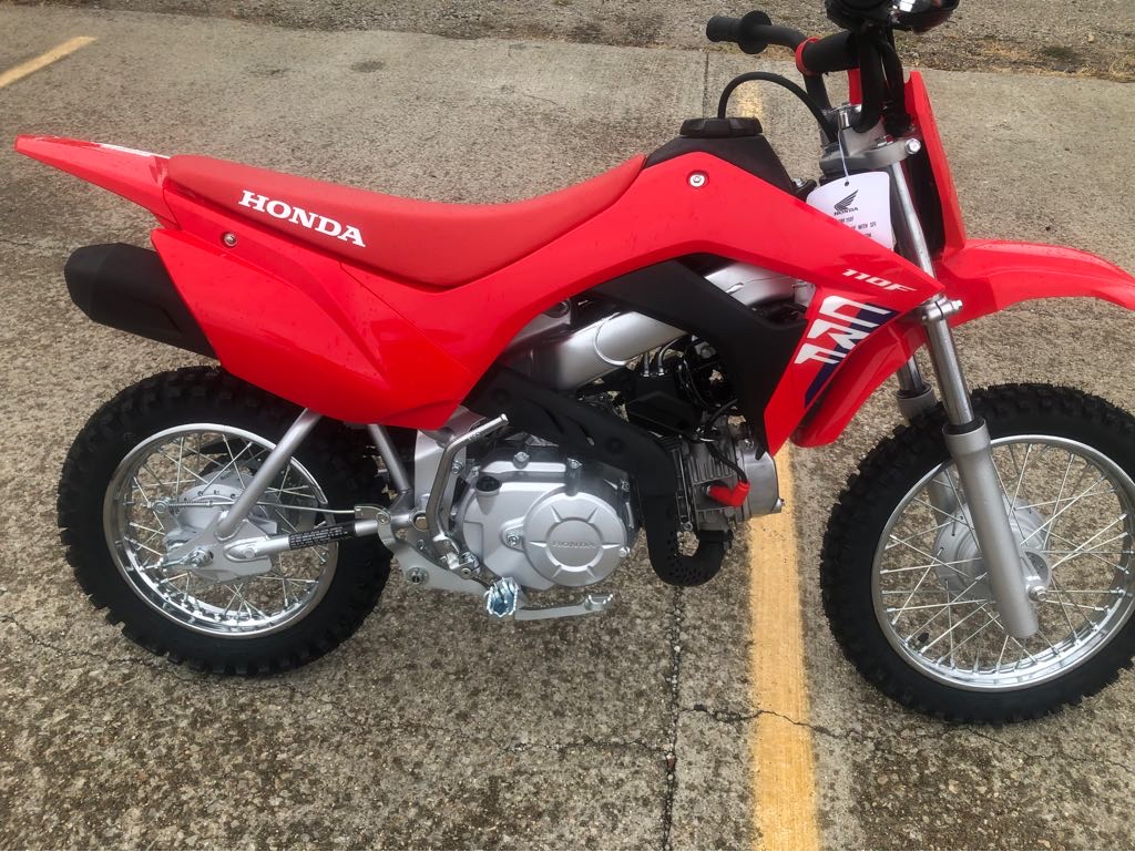 2026 Honda CRF 110F - Photo 3