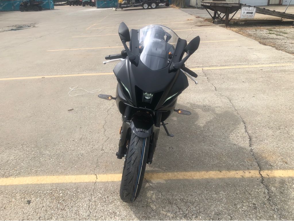 2025 Yamaha YZF R7 - Photo 9