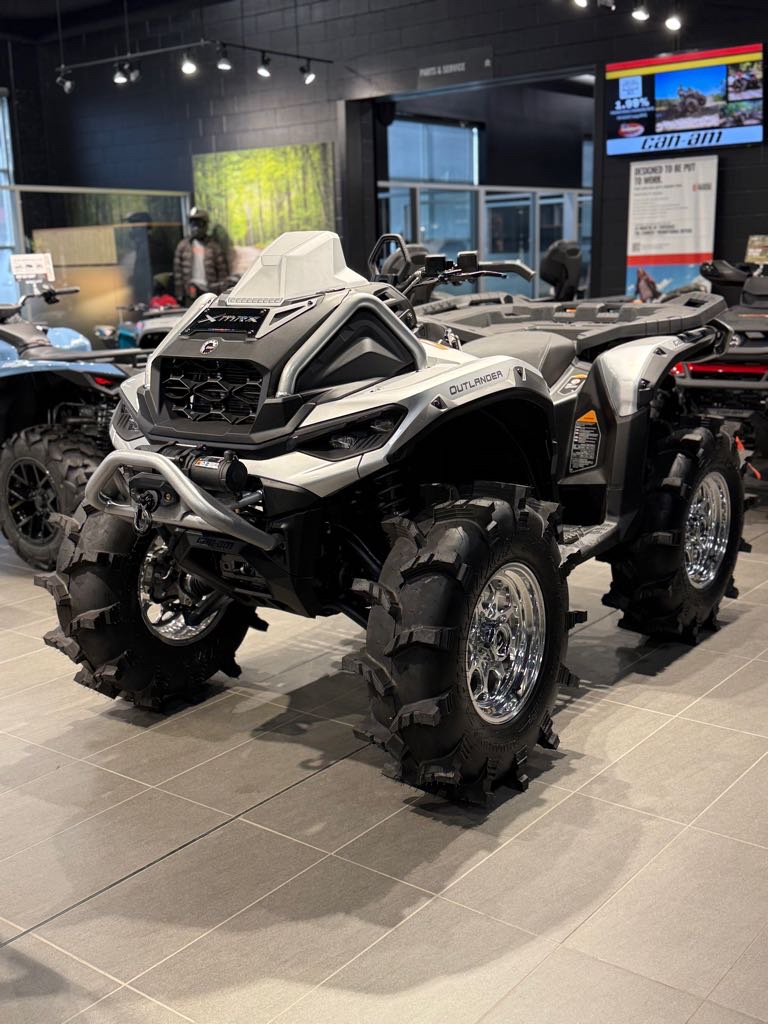 2025 Can-Am CUSTOM SILVER OUTLANDER XMR 1000R - Photo 3
