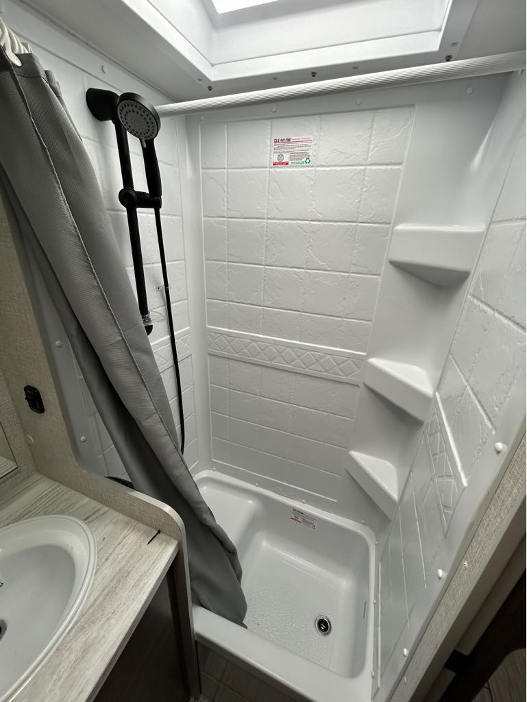 2026 Lance Truck Camper 1172 - Photo 12