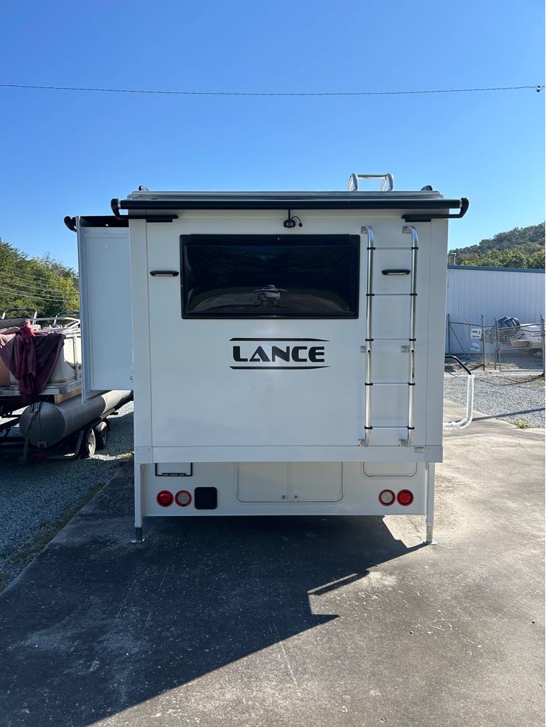 2026 Lance Truck Camper 1172 - Photo 2
