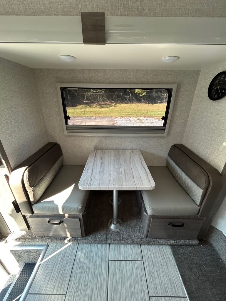 2026 Lance Truck Camper 1172 - Photo 5