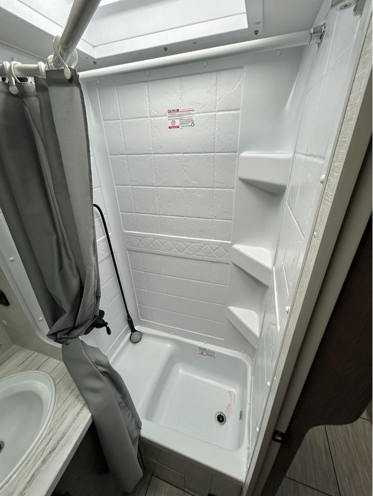 2026 Lance Truck Camper 1172 - Photo 11