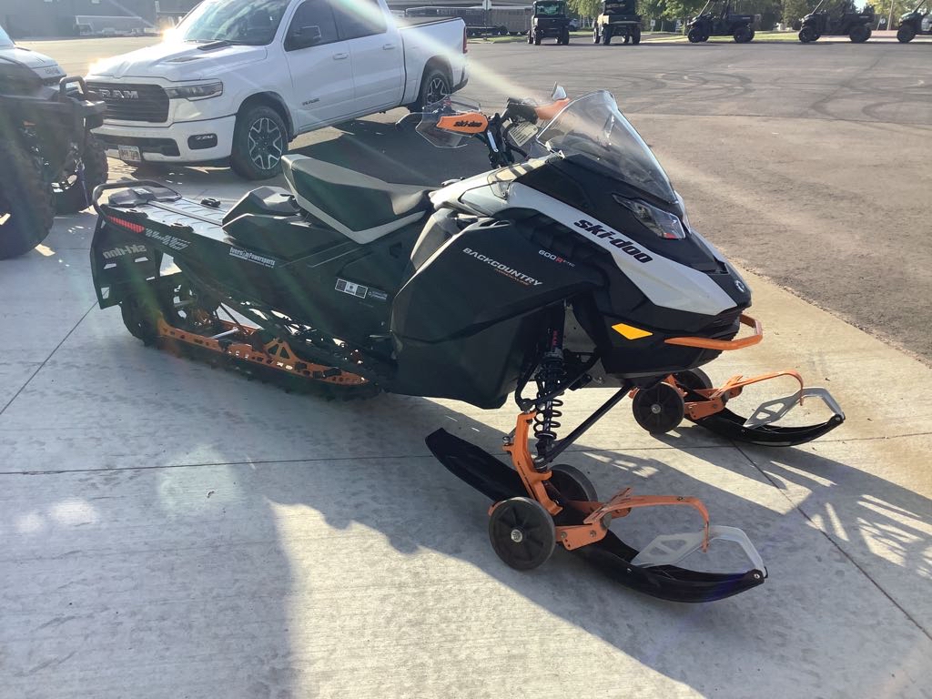 2026 Ski-Doo Backcountry™ Adrenaline® 600R E-TEC® 146 1.5 - Photo 2