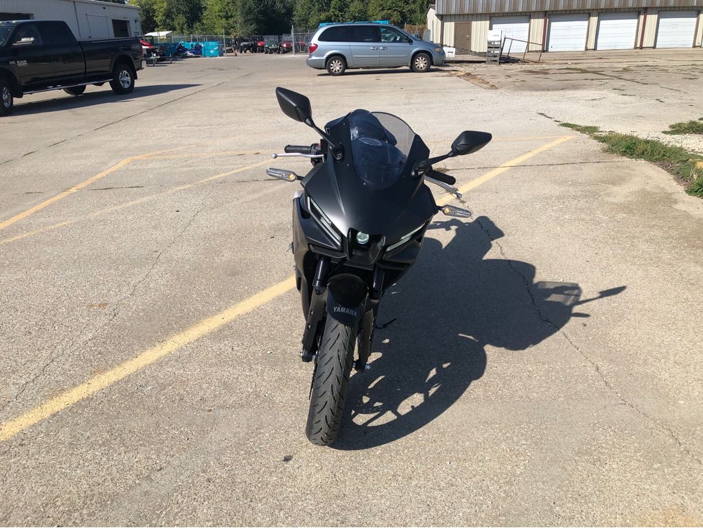 2025 Yamaha YZF R3 - Photo 9