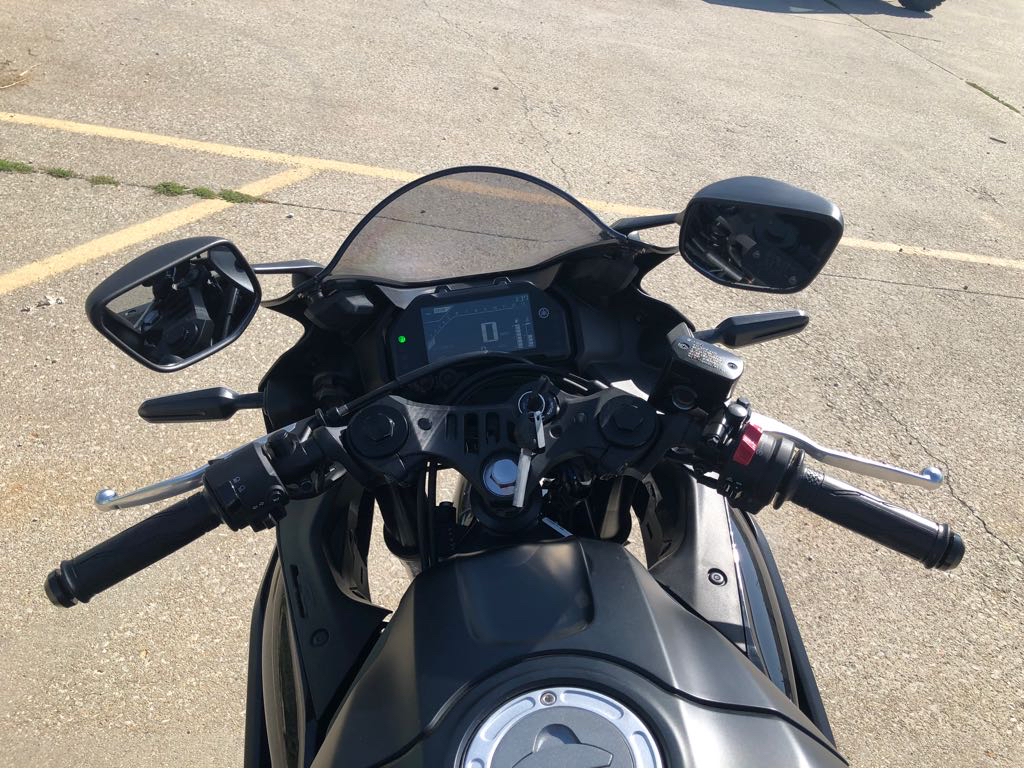2025 Yamaha YZF R3 - Photo 10