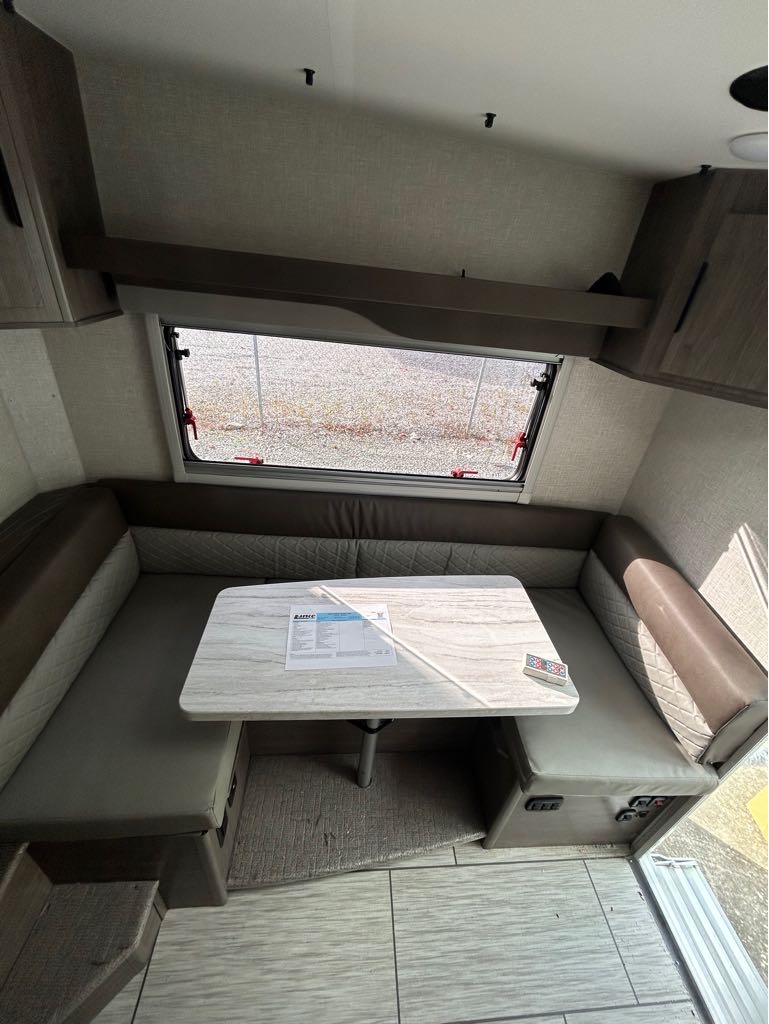 2026 Lance Truck Camper 650 - Photo 10
