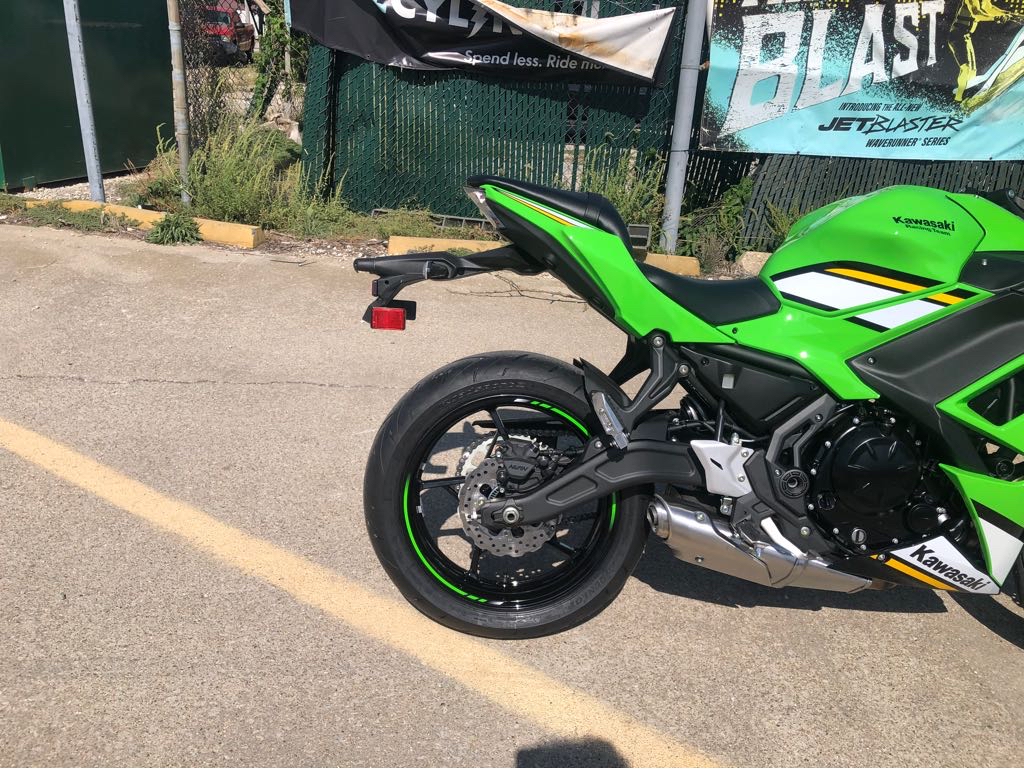 2025 Kawasaki NINJA 650 ABS KRT - Photo 4