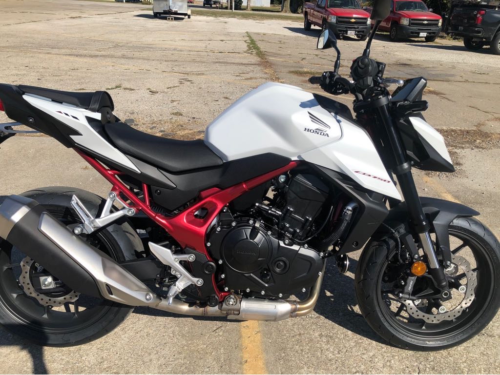 2025 Honda CB750 HORNET - Photo 3