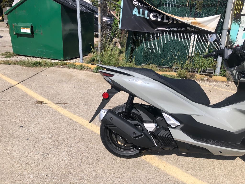 2025 Honda PCX ABS - Photo 4