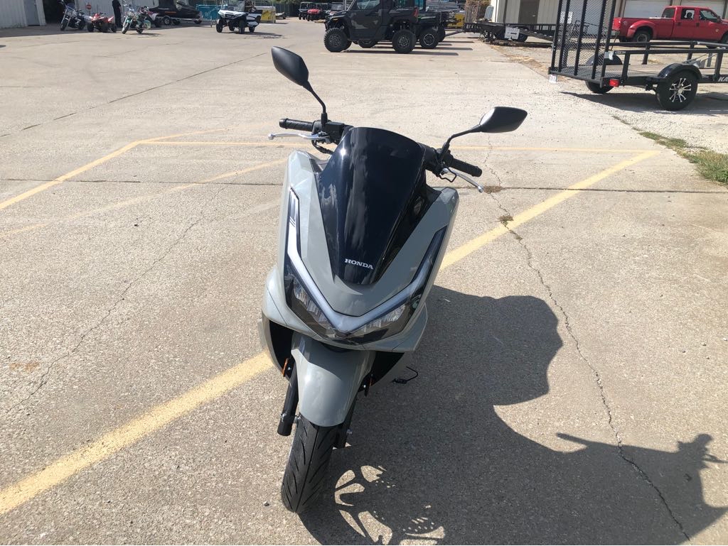 2025 Honda PCX ABS - Photo 9