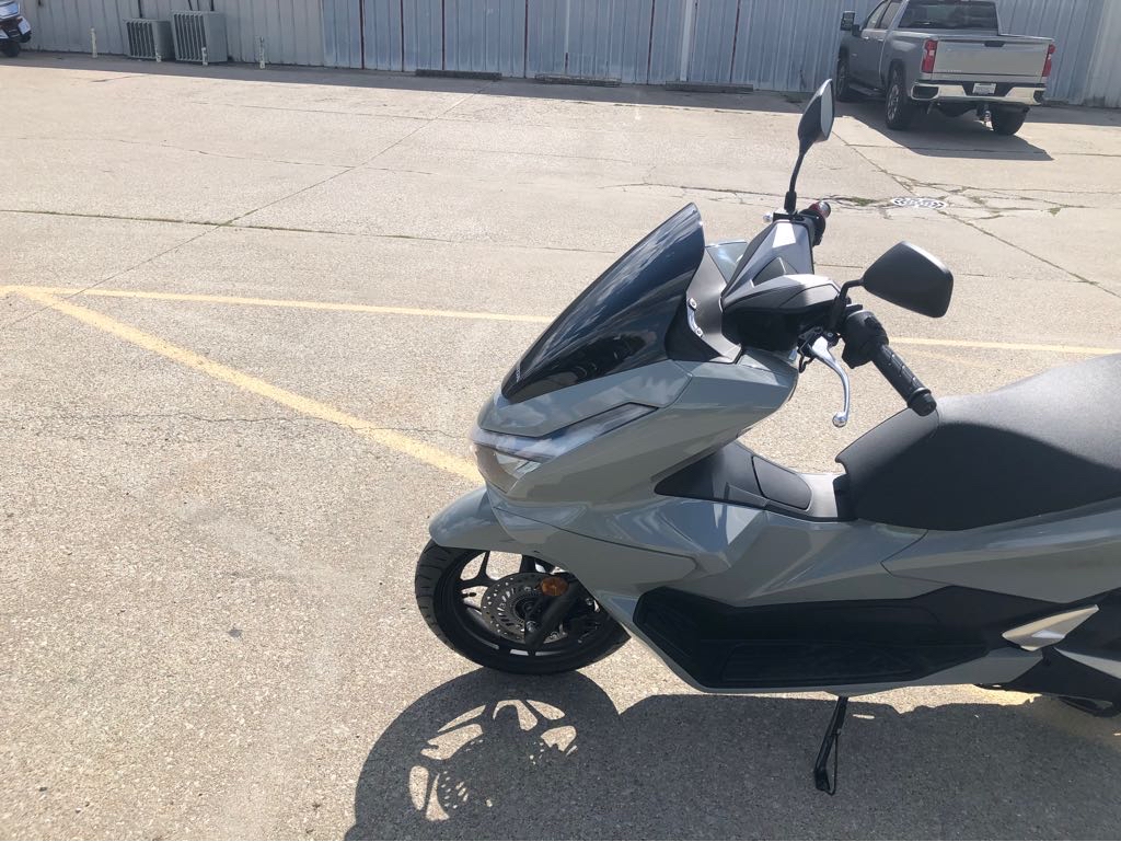 2025 Honda PCX ABS - Photo 8