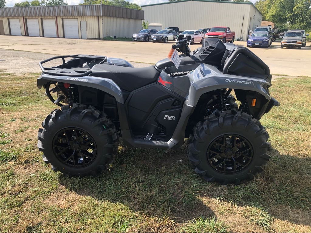 2026 Can-Am OUTLANDER X MR 700 - Photo 2