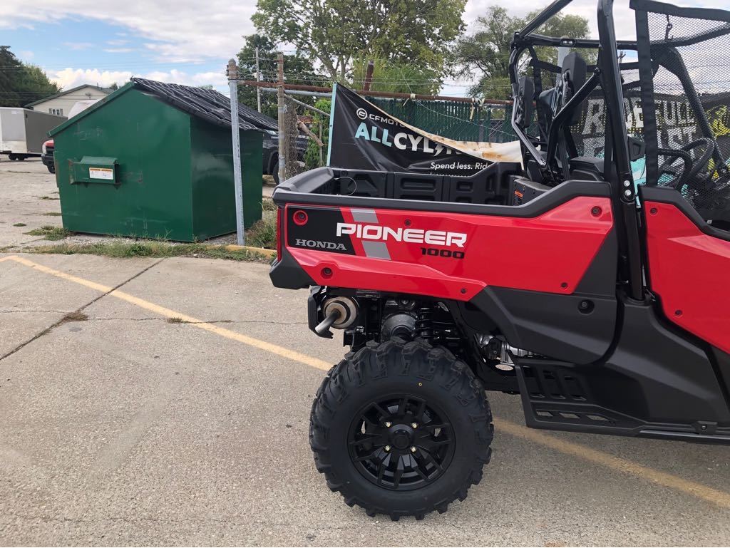 2025 Honda PIONEER 1000 DELUXE - Photo 4