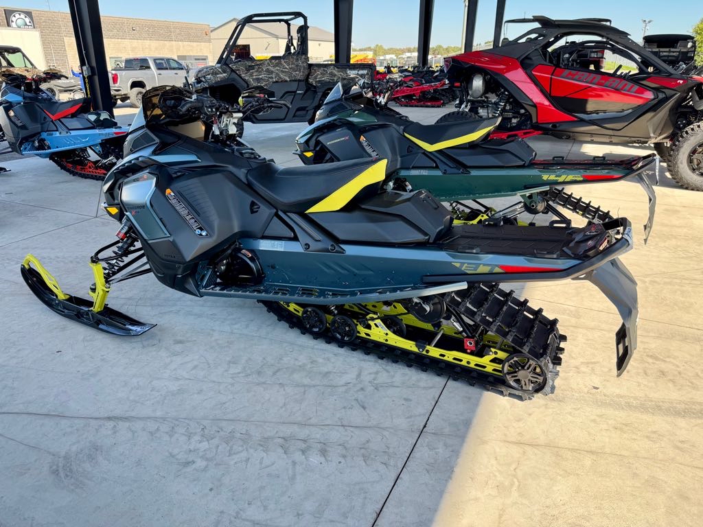 2026 Ski-Doo Renegade X-RS 900 ACE Turbo R 137 1.5 - Photo 3
