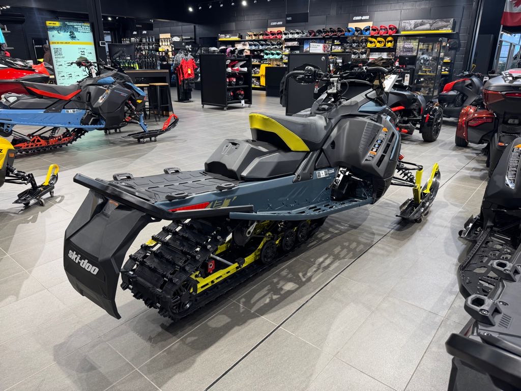 2026 Ski-Doo Renegade XRS 900 ACE Turbo R 137 1.25 - Photo 4