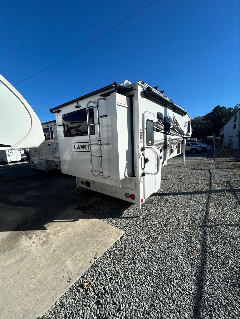 2026 Lance Truck Camper 1172 - Photo 4