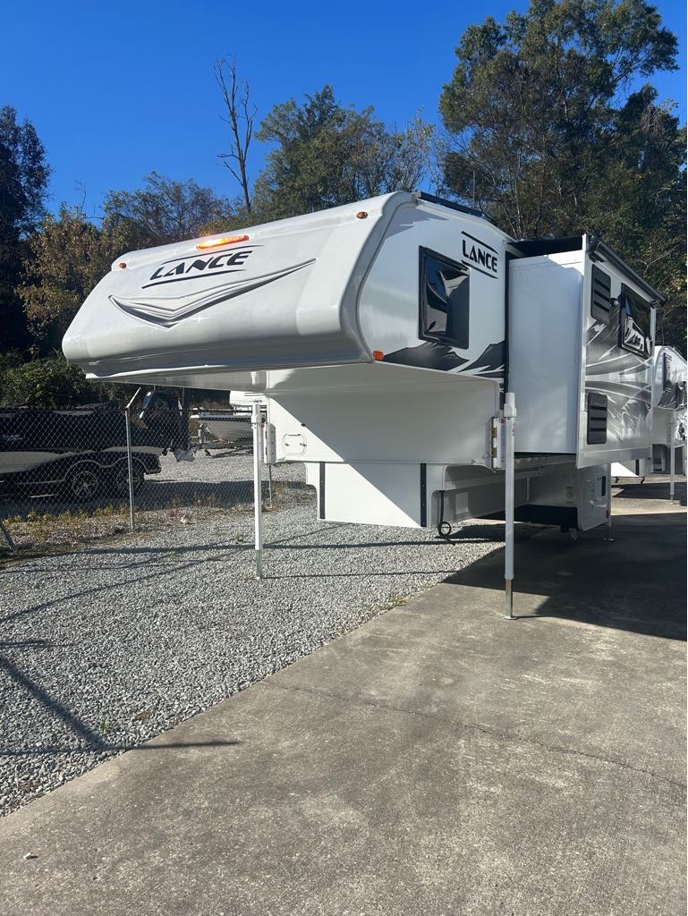 2026 Lance Truck Camper 1172 - Photo 2