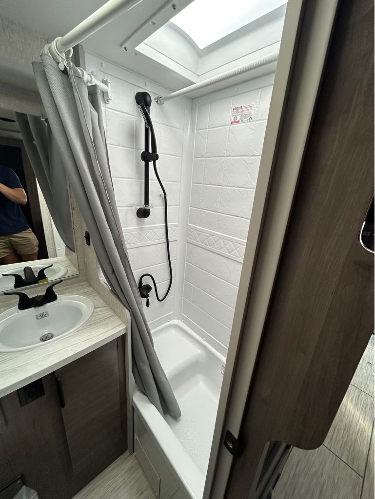 2026 Lance Truck Camper 1172 - Photo 16