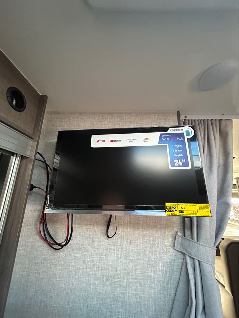 2026 Lance Truck Camper 1172 - Photo 15