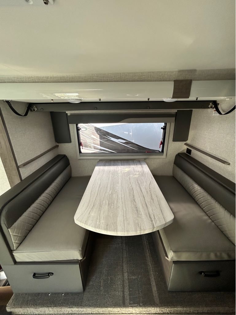 2026 Lance Truck Camper 1172 - Photo 9