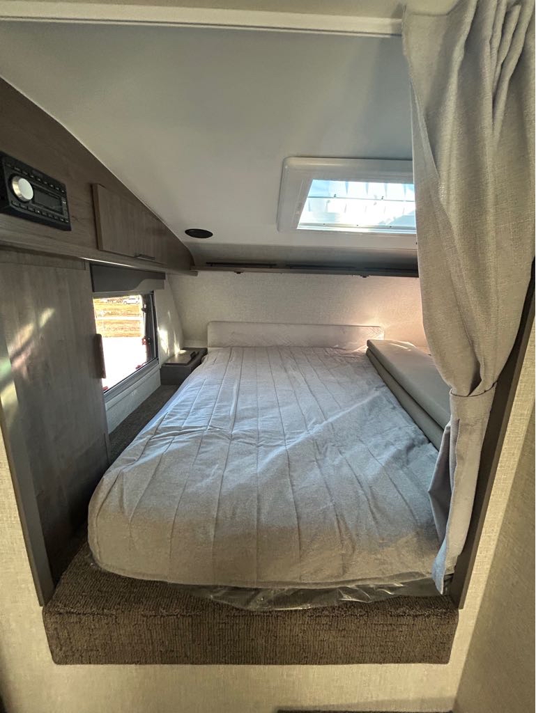2026 Lance Truck Camper 1172 - Photo 14