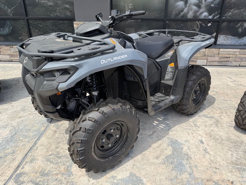 2025 Can-Am Outlander 500 - Photo 2
