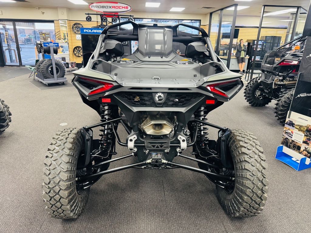 2026 Can-Am Maverick R X rc - Photo 8