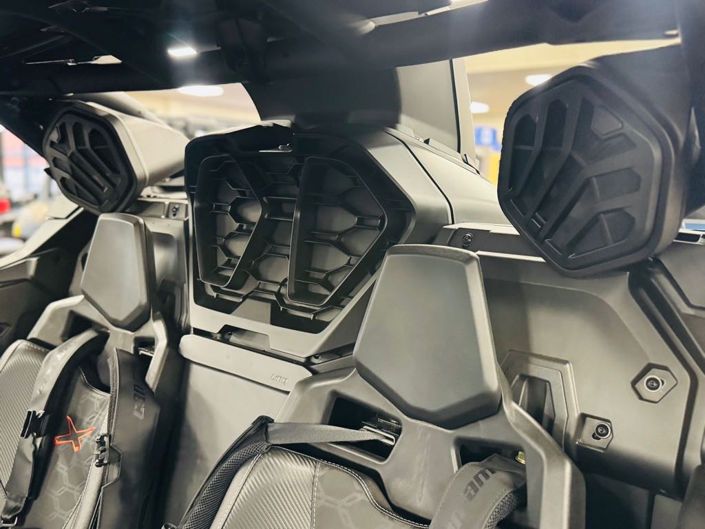 2026 Can-Am Maverick R X rc - Photo 14