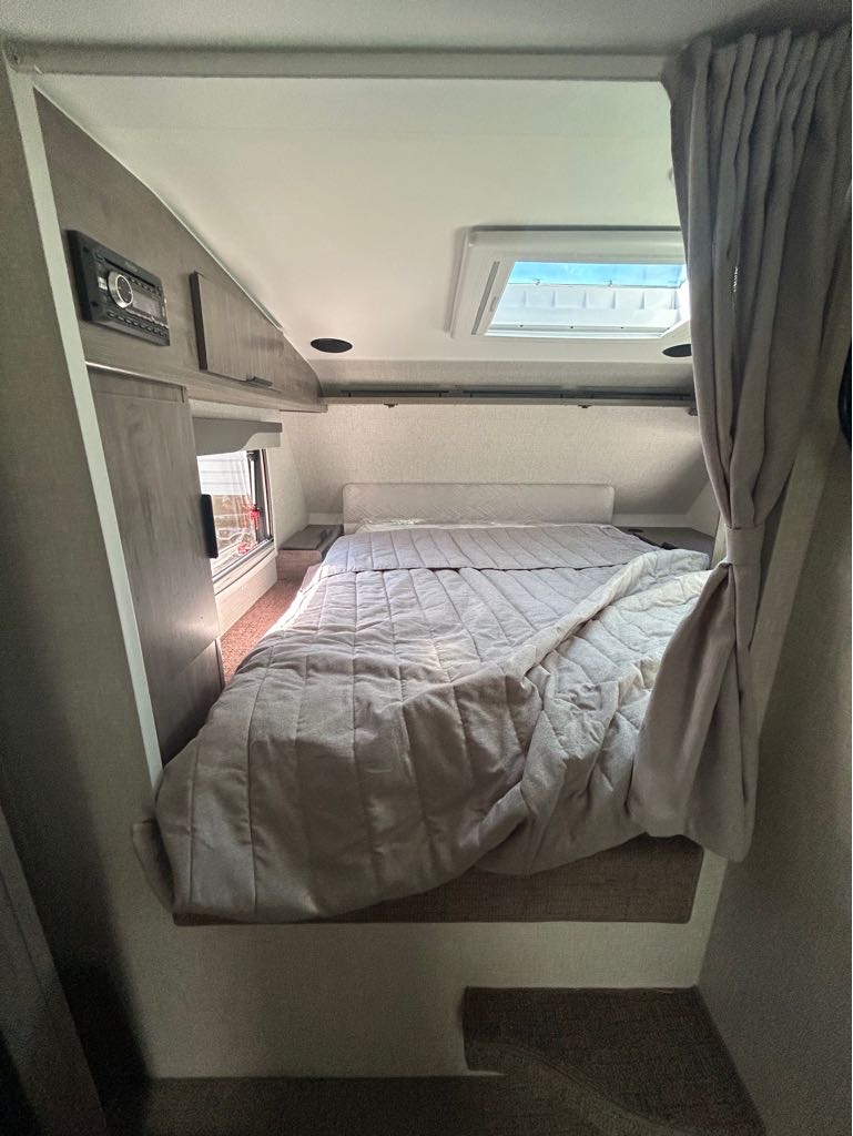 2026 Lance Truck Camper 1172 - Photo 15