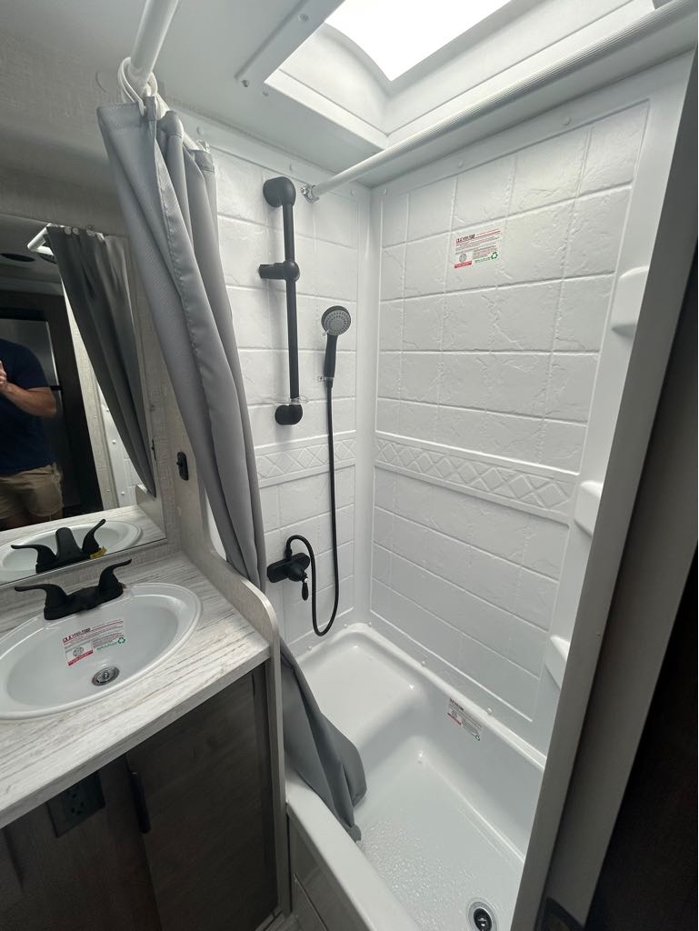 2026 Lance Truck Camper 1172 - Photo 13