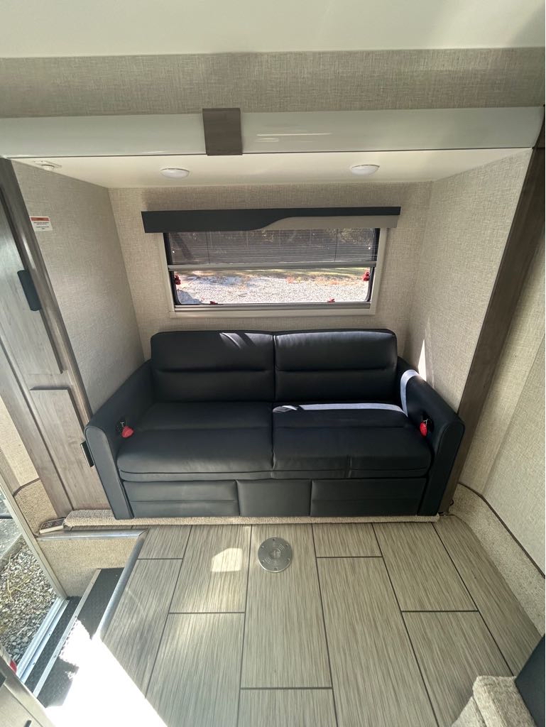 2026 Lance Truck Camper 1172 - Photo 7