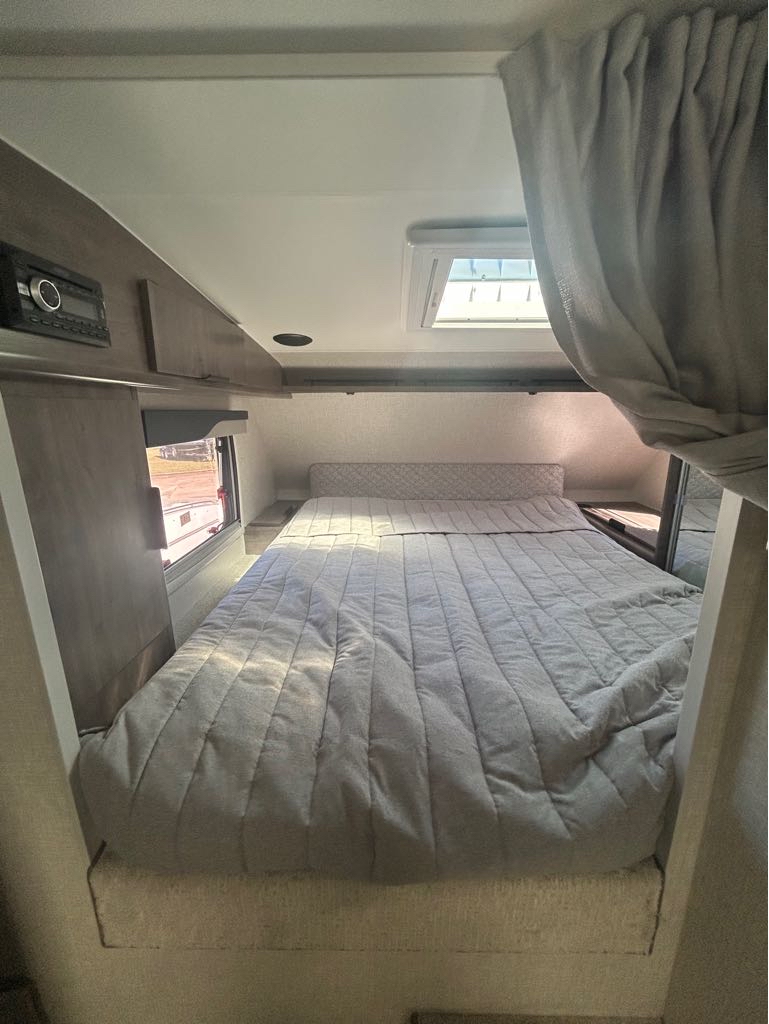 2026 Lance Truck Camper 1172 - Photo 14