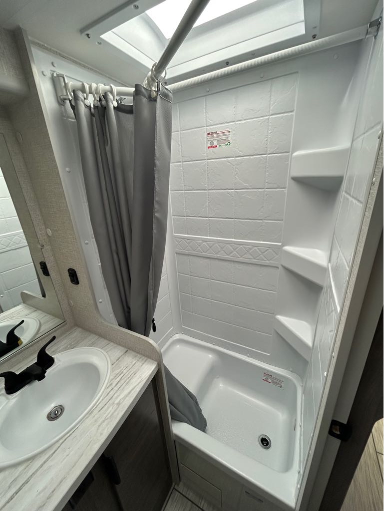 2026 Lance Truck Camper 1172 - Photo 13