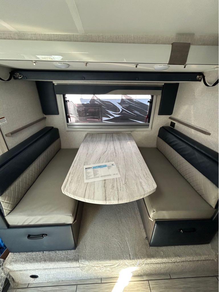 2026 Lance Truck Camper 1172 - Photo 9