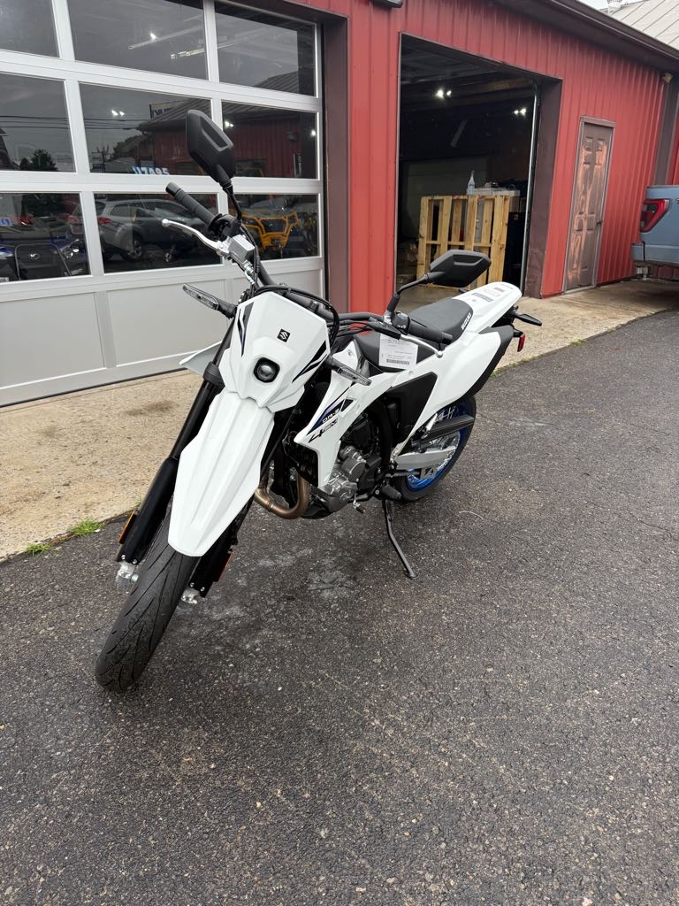 2025 Suzuki DR-Z400 - Photo 2