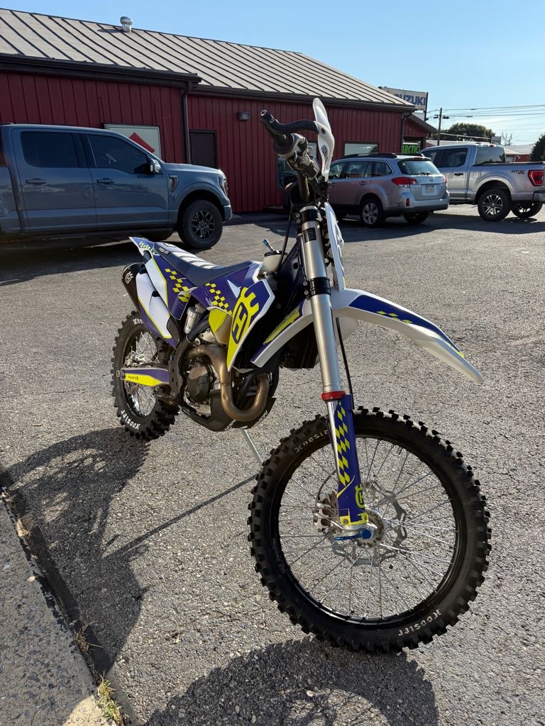 2020 Husqvarna Motorcycles 450 FX - Photo 4
