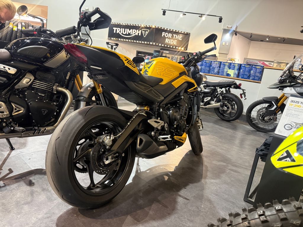 2024 Triumph Street Triple 765 RS - Cosmic Yellow - Photo 3