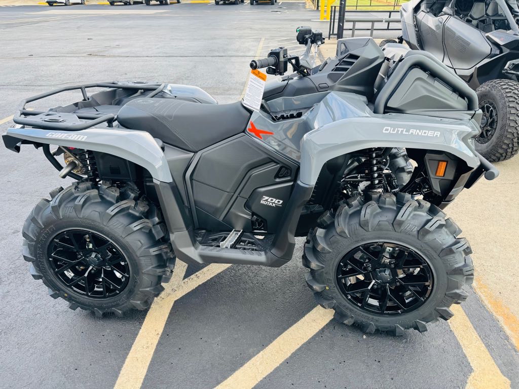 2026 Can-Am Outlander X mr 700 - Photo 2