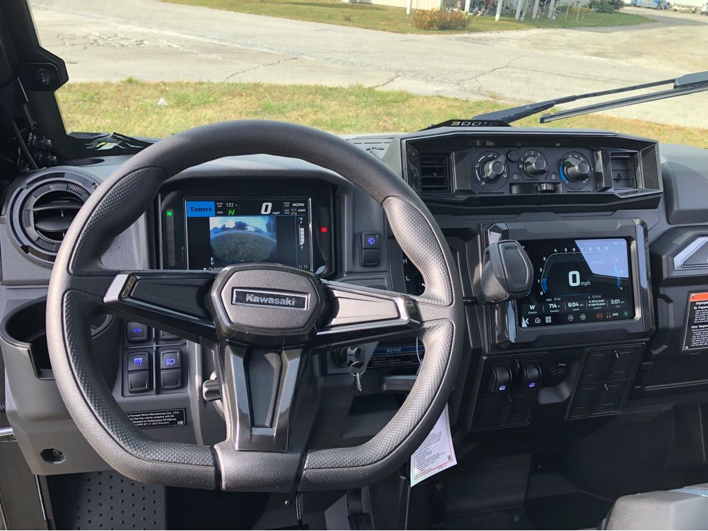 2025 Kawasaki RIDGE® XR CREW LIMITED HVAC - Photo 10