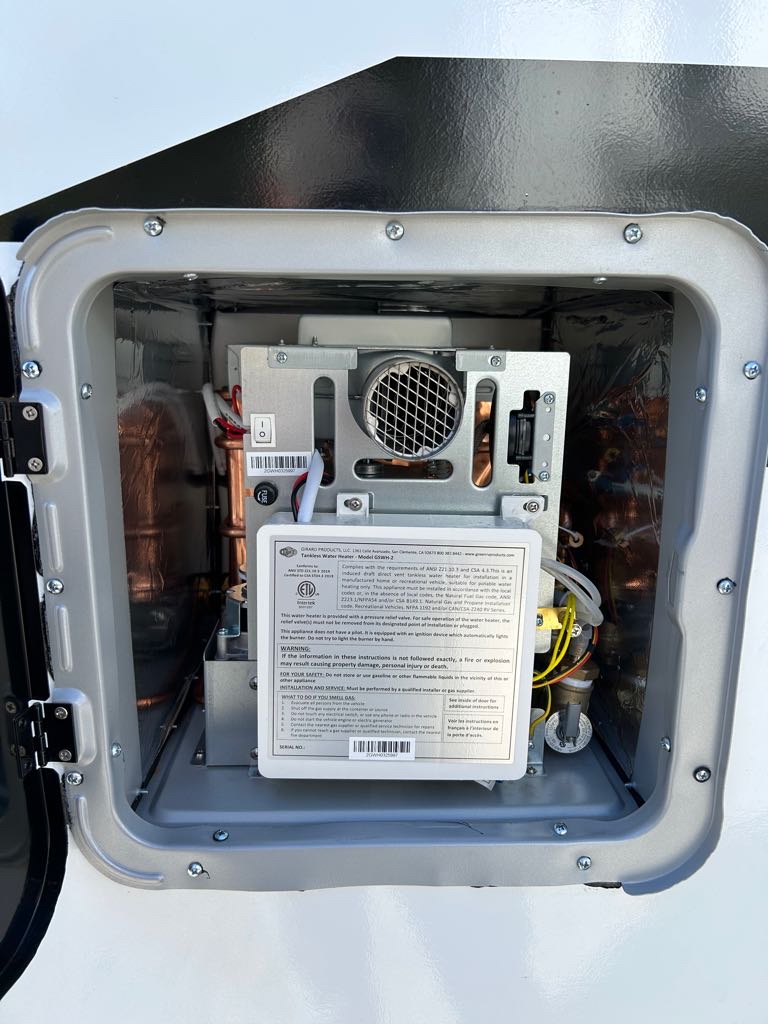 2026 Lance Truck Camper SQ610 - Photo 6