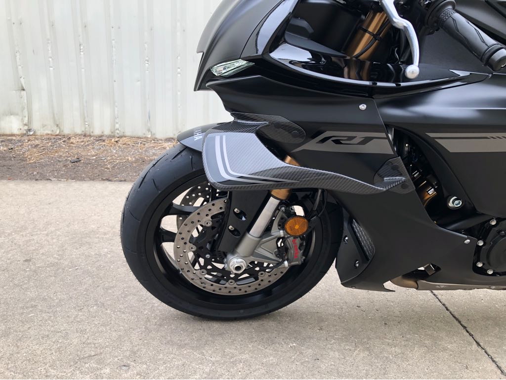 2025 Yamaha YZF R1 - Photo 8