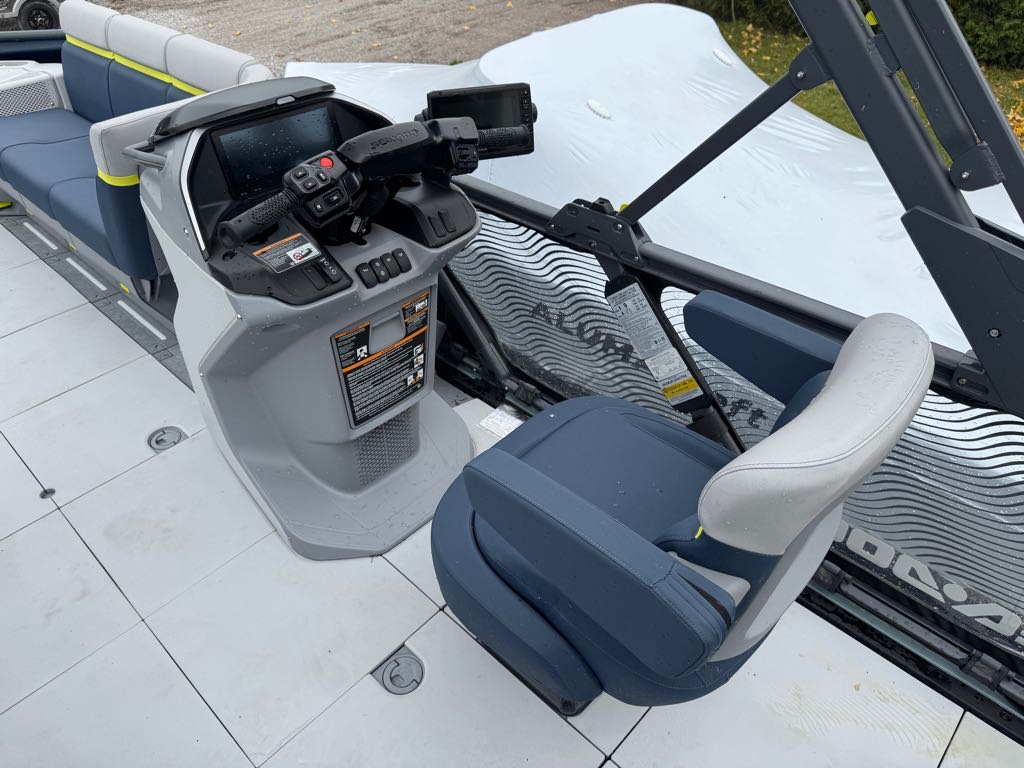 2025 Sea-Doo **DEMO** Switch Cruise Limited 21 - 230 HP - Photo 6