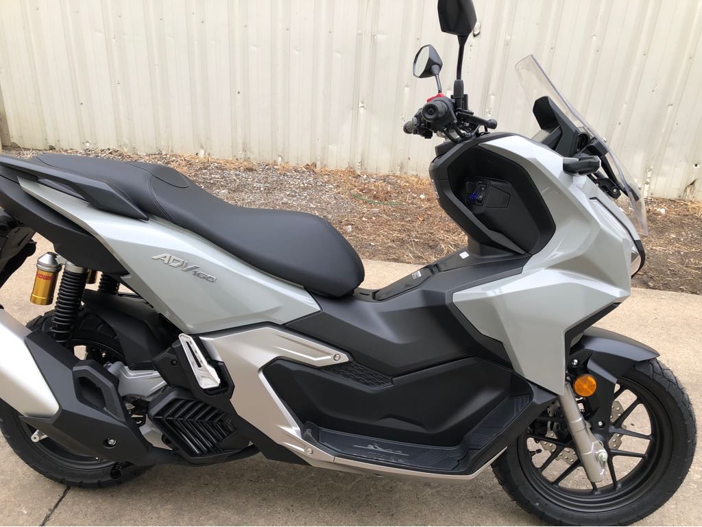 2026 Honda ADV160 - Photo 3